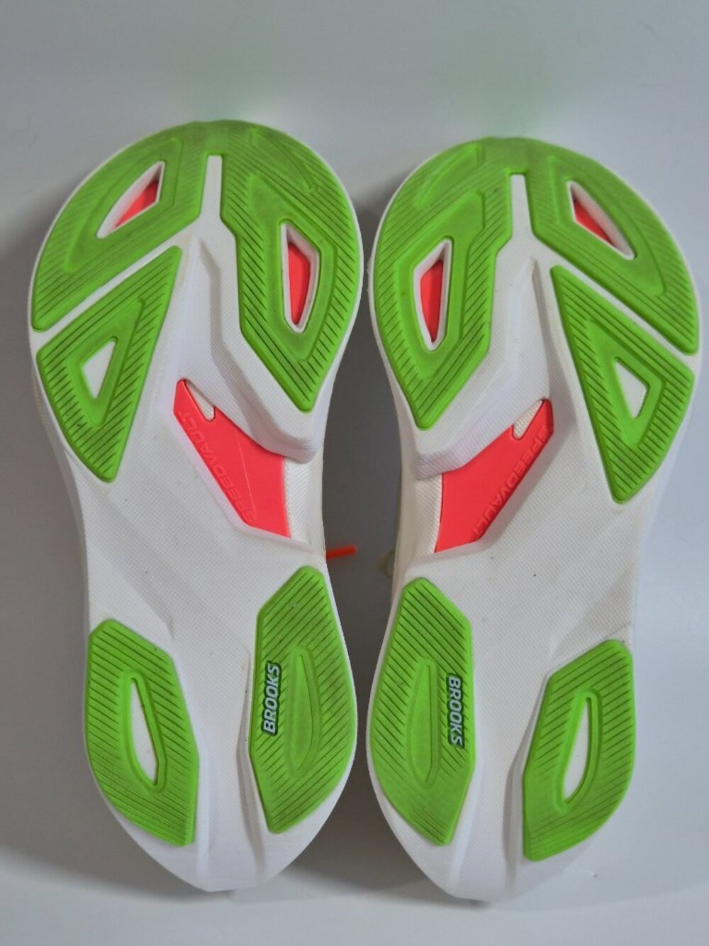 Brooks Hyperion Max 3 - Women - Size 7 - Picture 3 of 10